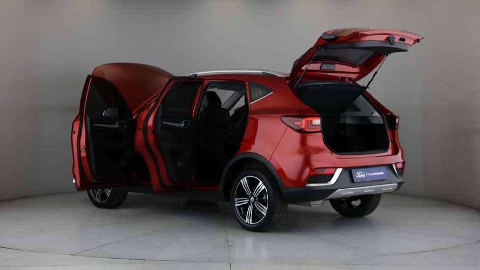 2025 MG ZS 1.5 LUXURY