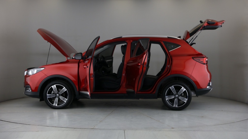 2025 MG ZS 1.5 LUXURY