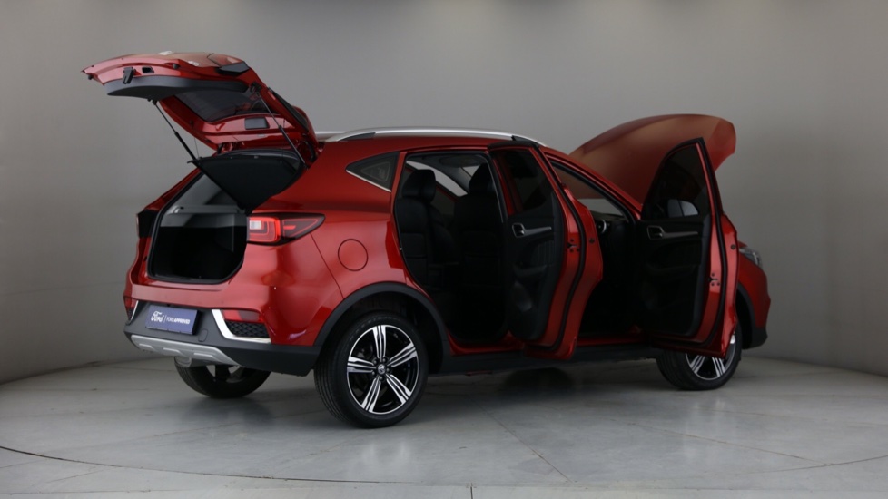 2025 MG ZS 1.5 LUXURY