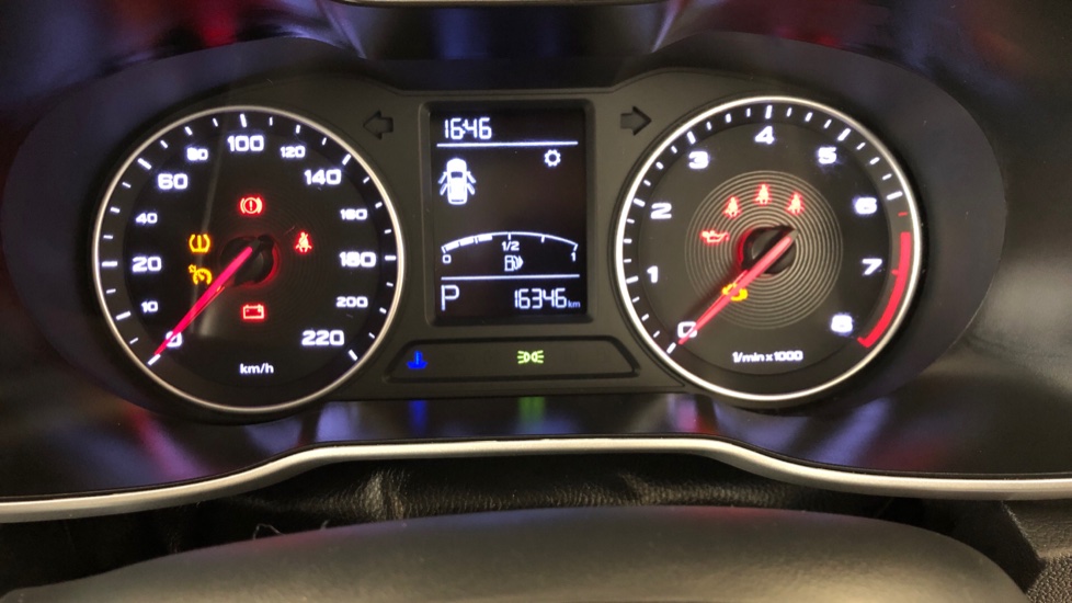 2025 MG ZS 1.5 LUXURY