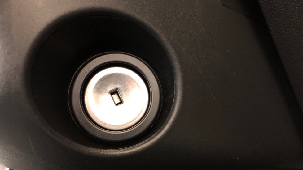 2025 MG ZS 1.5 LUXURY