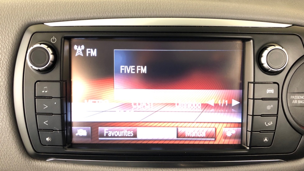 2017 TOYOTA YARIS 1.3 XS CVT 5DR