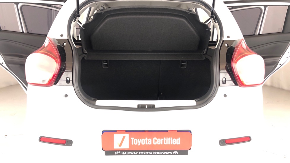 2025 TOYOTA VITZ 1.0 XR