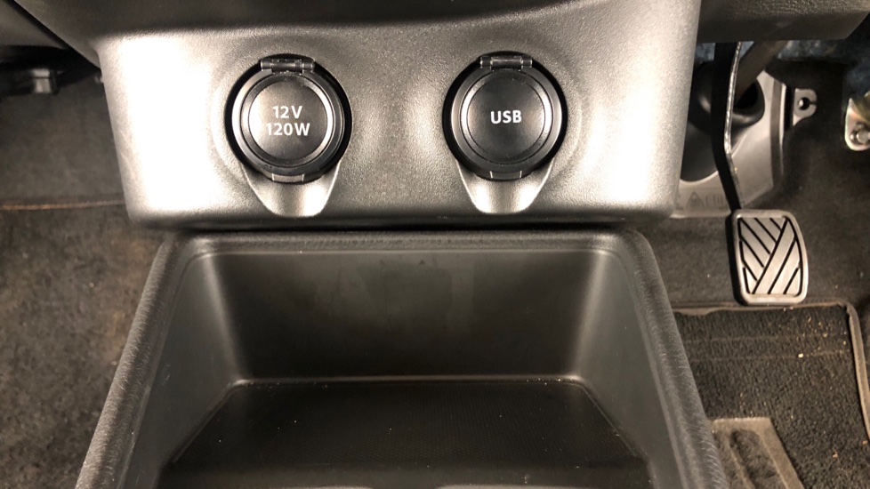 2025 TOYOTA VITZ 1.0 XR