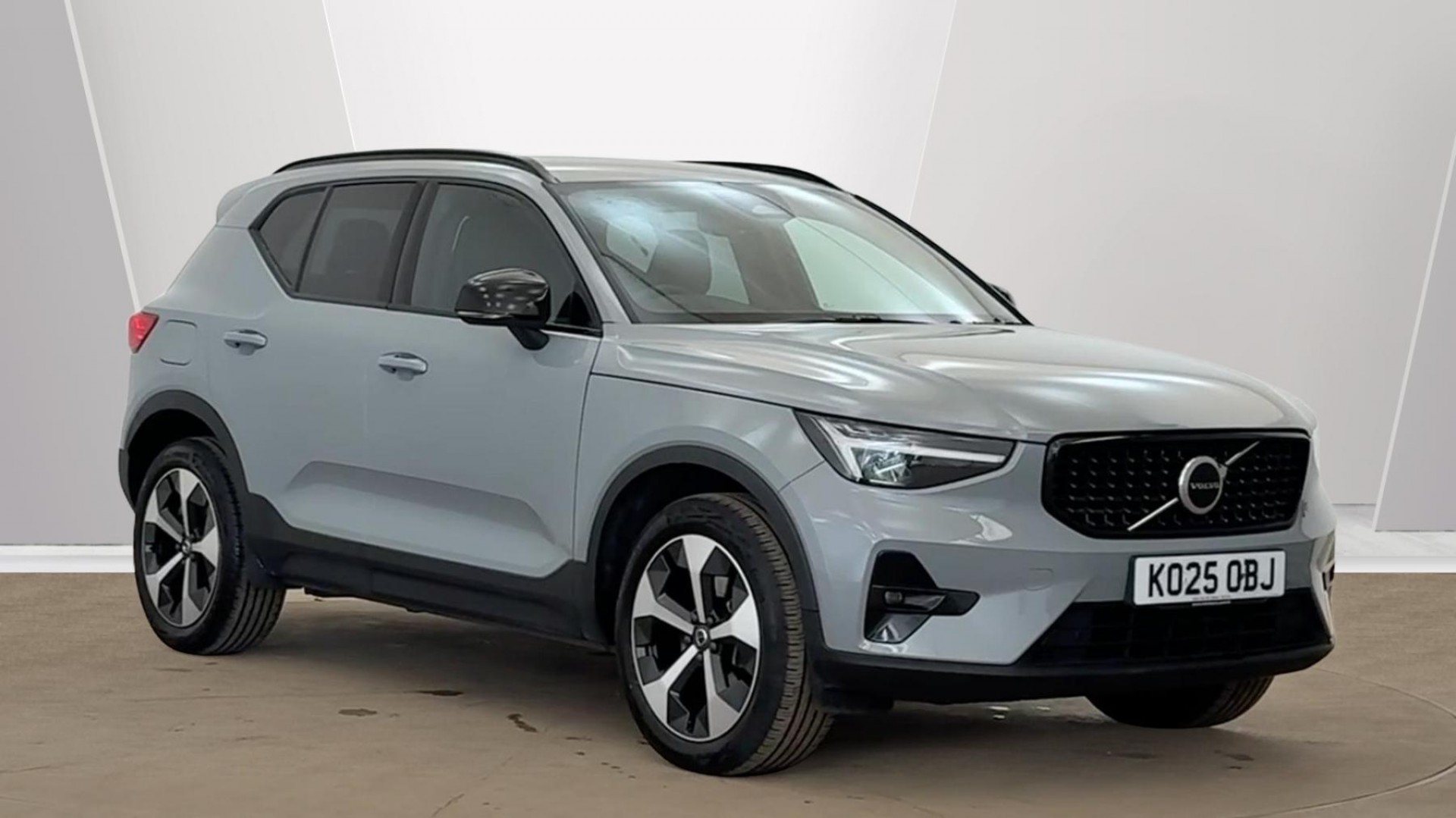 2025 Volvo XC40