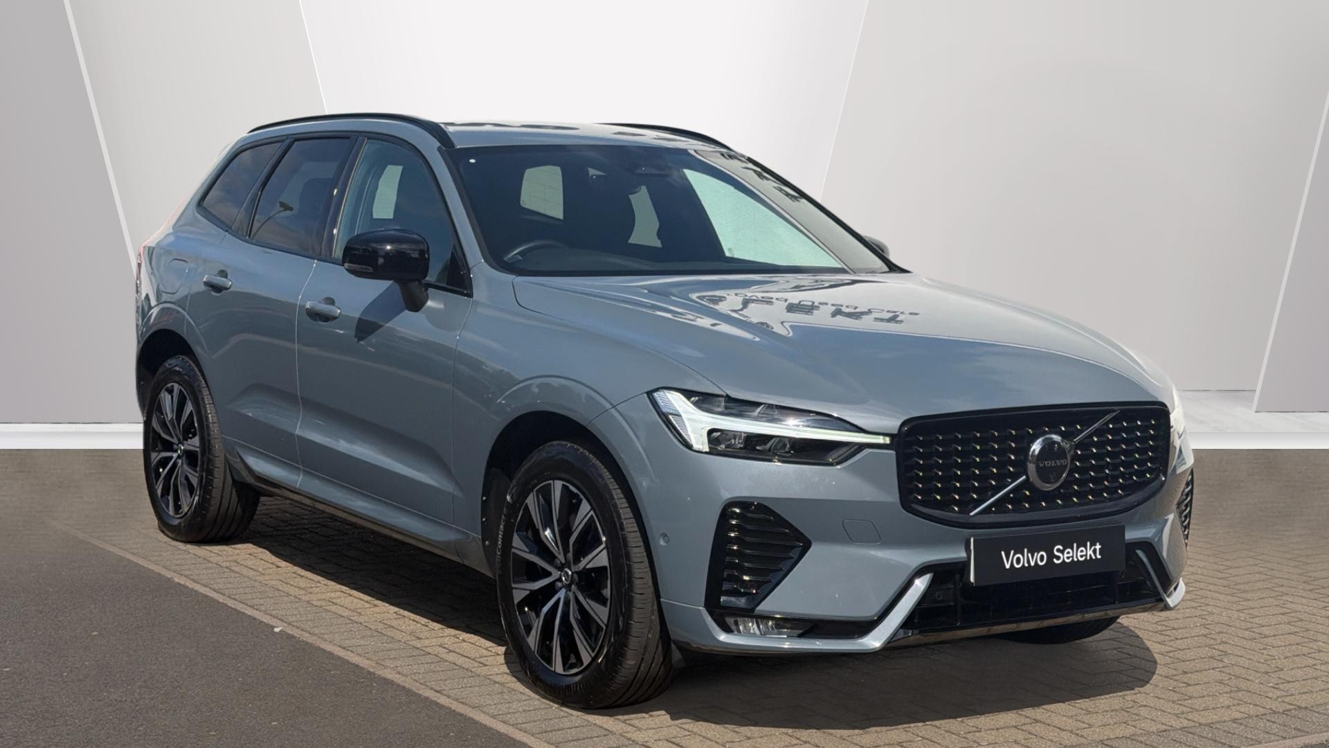 2022 VOLVO XC60