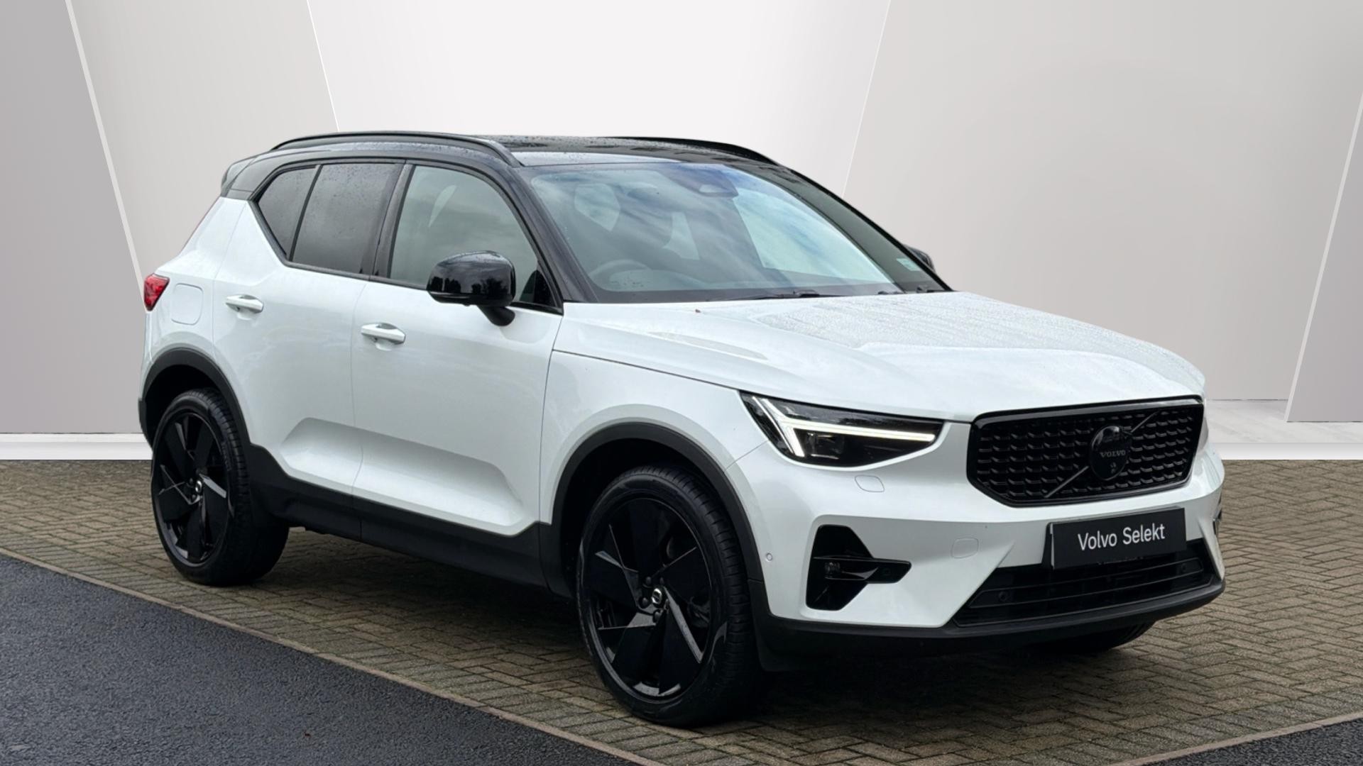 2025 Volvo XC40