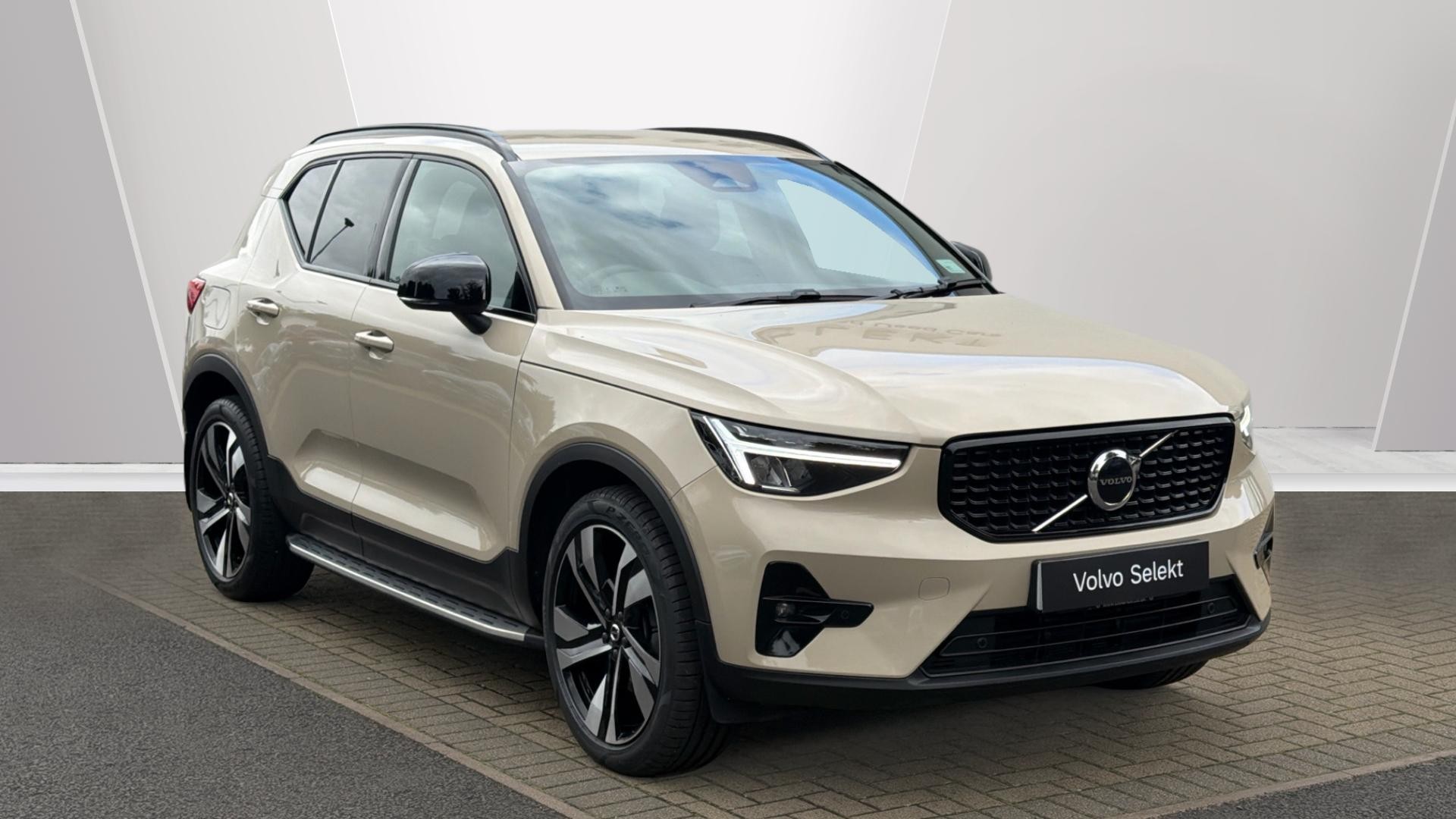 2025 Volvo XC40