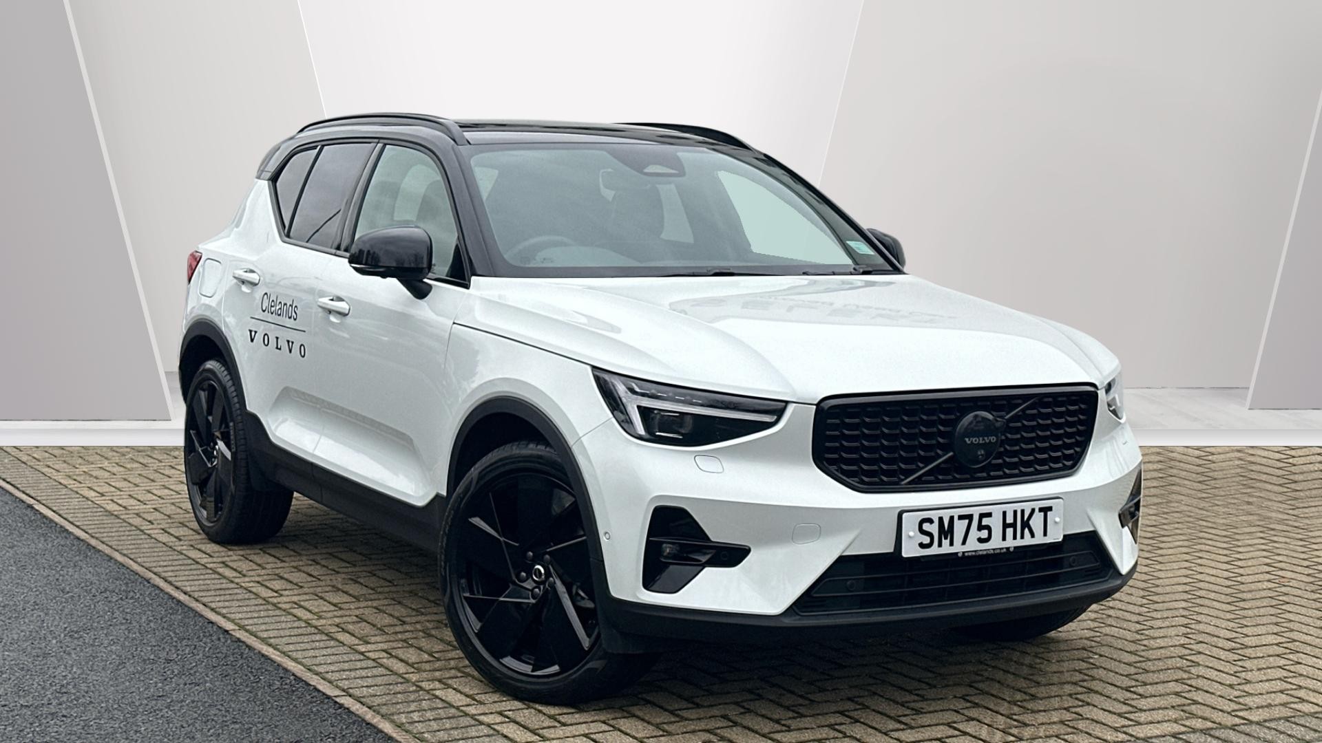 2025 Volvo XC40