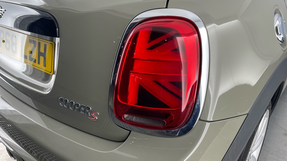 MINI Hatchback 2.0 Cooper S II 5dr Auto Petrol Hatchback - Image 22