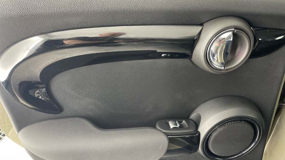 MINI Hatchback 2.0 Cooper S II 5dr Auto Petrol Hatchback - Image 29