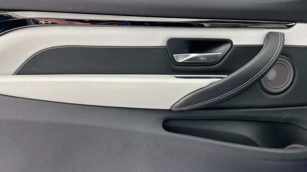 BMW M4 2dr DCT [Competition Pack] Petrol Convertible - Image 27