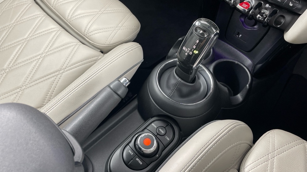 MINI Hatchback 1.5 Cooper Exclusive II 3dr Petrol Hatchback - Image 10