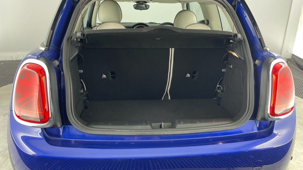 MINI Hatchback 1.5 Cooper Exclusive II 3dr Petrol Hatchback - Image 13