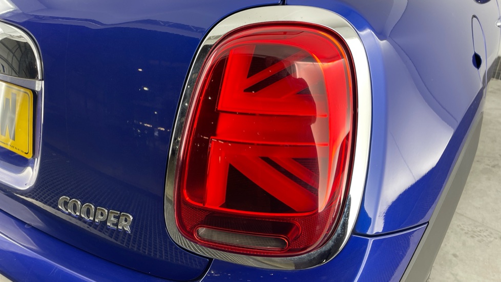 MINI Hatchback 1.5 Cooper Exclusive II 3dr Petrol Hatchback - Image 22