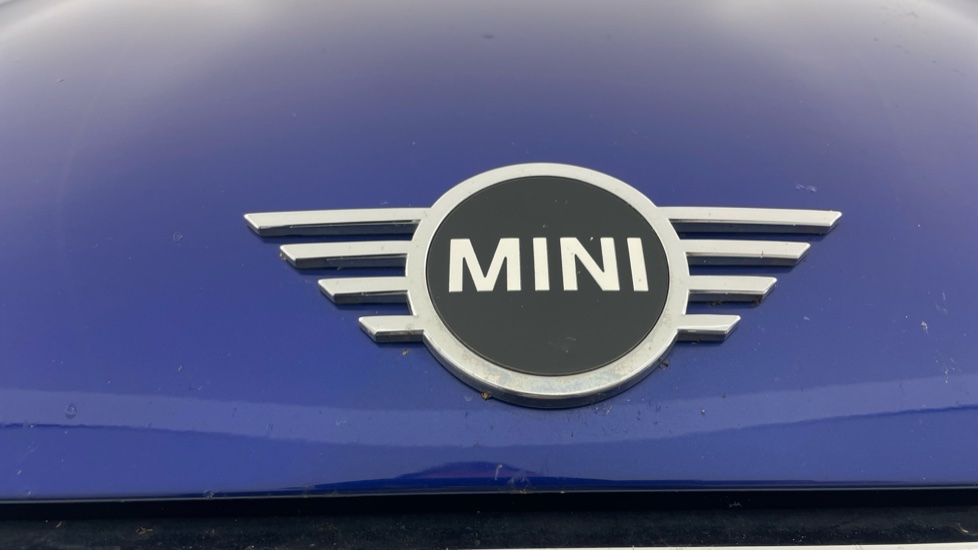 MINI Hatchback 1.5 Cooper Exclusive II 3dr Petrol Hatchback - Image 24