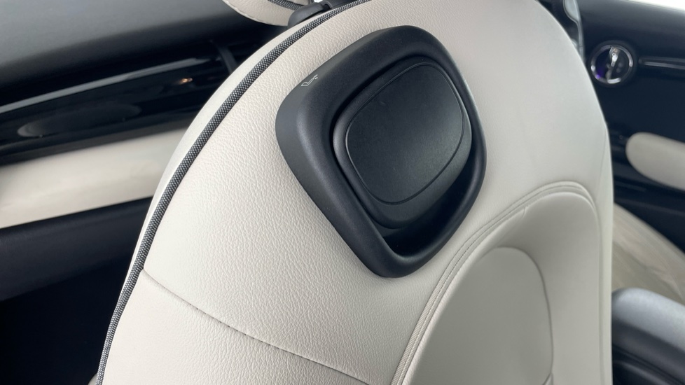 MINI Hatchback 1.5 Cooper Exclusive II 3dr Petrol Hatchback - Image 30