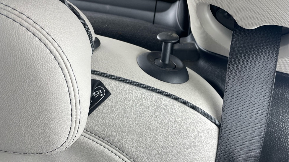 MINI Hatchback 1.5 Cooper Exclusive II 3dr Petrol Hatchback - Image 36