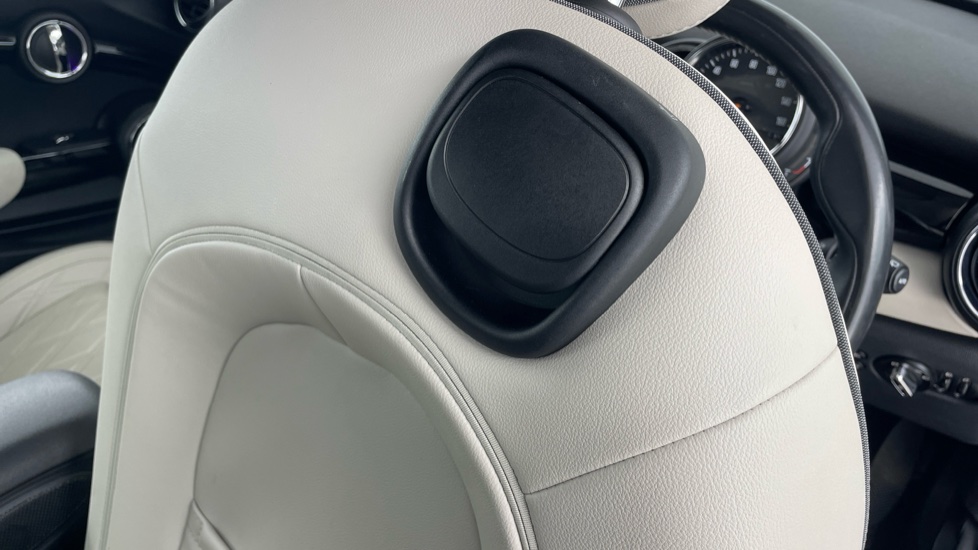 MINI Hatchback 1.5 Cooper Exclusive II 3dr Petrol Hatchback - Image 44