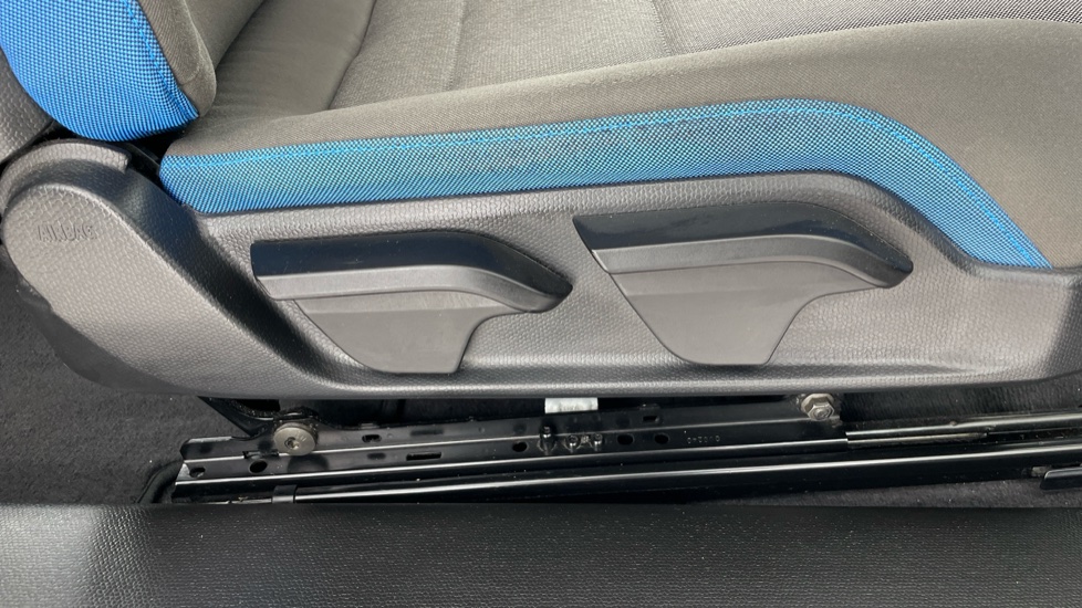 BMW i3 125kW 42kWh 5dr Auto Electric Hatchback - Image 40