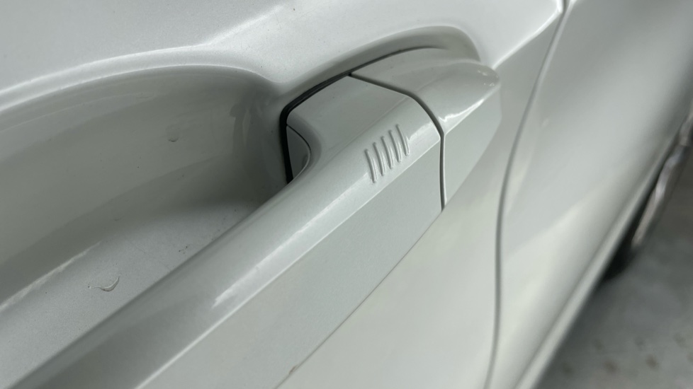 BMW 2 Series 225i xDrive Luxury 5dr Step Auto Petrol Hatchback - Image 25