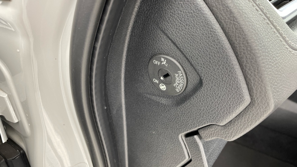 BMW 2 Series 225i xDrive Luxury 5dr Step Auto Petrol Hatchback - Image 29