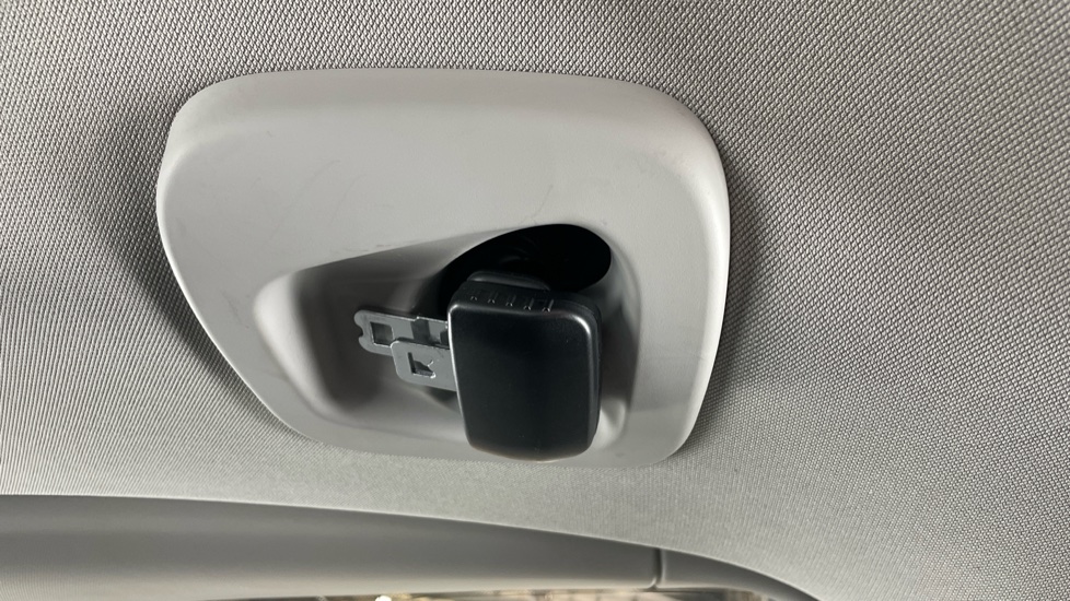 BMW 2 Series 225i xDrive Luxury 5dr Step Auto Petrol Hatchback - Image 37