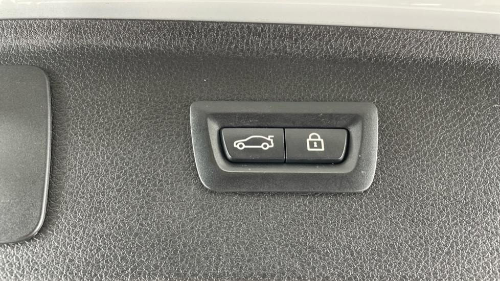 BMW 2 Series 225i xDrive Luxury 5dr Step Auto Petrol Hatchback - Image 43