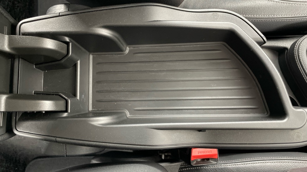 BMW 2 Series 225i xDrive Luxury 5dr Step Auto Petrol Hatchback - Image 57