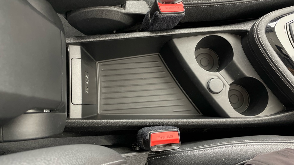BMW 2 Series 225i xDrive Luxury 5dr Step Auto Petrol Hatchback - Image 58
