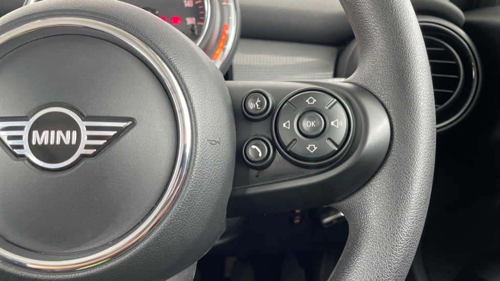 MINI Hatchback 1.5 Cooper Classic II 3dr Petrol Hatchback - Image 18