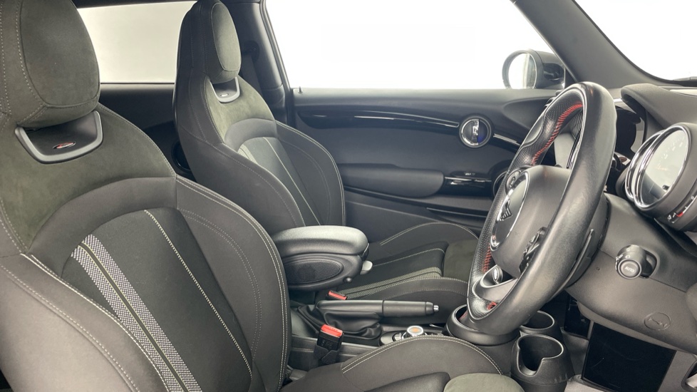 MINI Hatchback 2.0 Cooper S Sport II 3dr Auto [Comfort/Nav Pack] Petrol Hatchback - Image 11