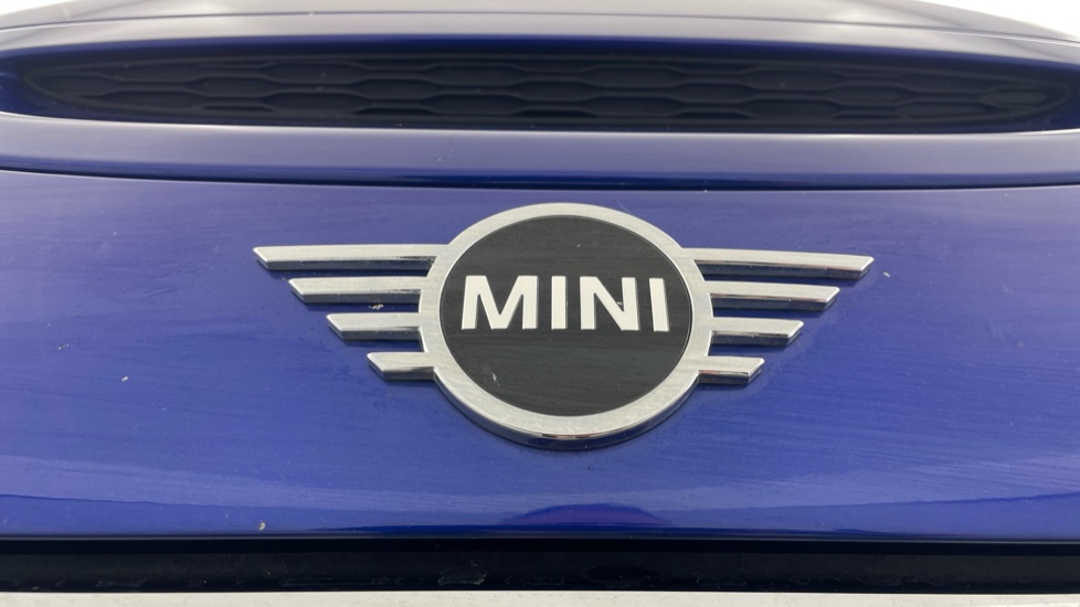 MINI Hatchback 2.0 Cooper S Sport II 3dr Auto [Comfort/Nav Pack] Petrol Hatchback - Image 24
