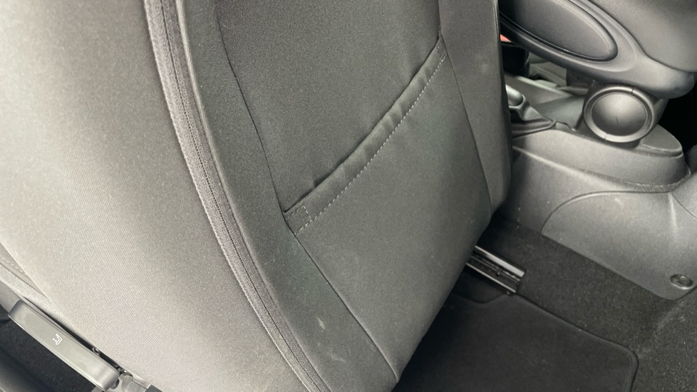 MINI Hatchback 2.0 Cooper S Sport II 3dr Auto [Comfort/Nav Pack] Petrol Hatchback - Image 33