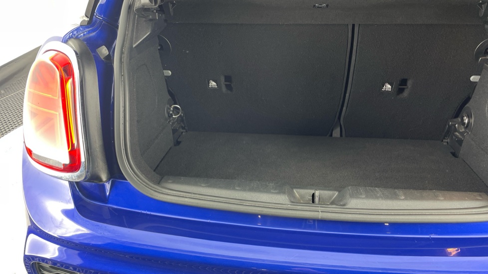 MINI Hatchback 2.0 Cooper S Sport II 3dr Auto [Comfort/Nav Pack] Petrol Hatchback - Image 39