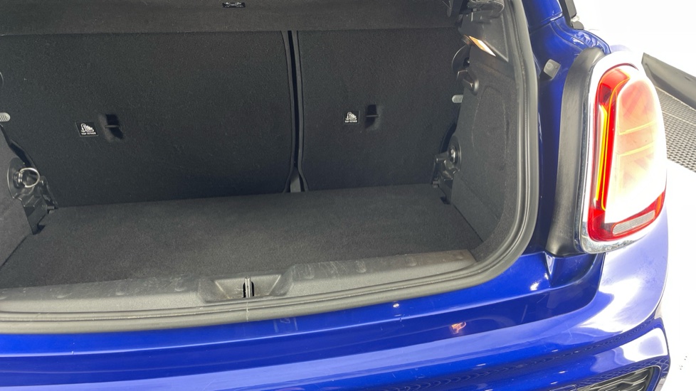MINI Hatchback 2.0 Cooper S Sport II 3dr Auto [Comfort/Nav Pack] Petrol Hatchback - Image 40