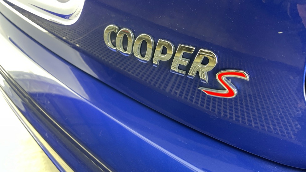 MINI Hatchback 2.0 Cooper S Sport II 3dr Auto [Comfort/Nav Pack] Petrol Hatchback - Image 42