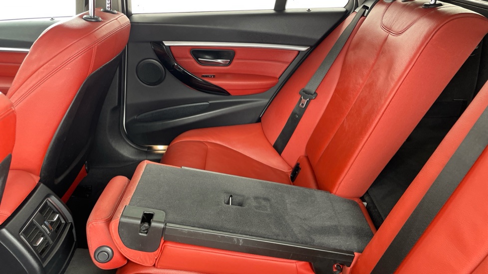 BMW 3 Series 320d EfficientDynamics Sport 5dr Diesel Estate - Image 34