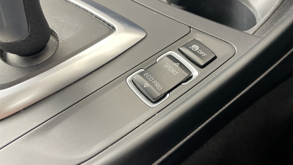 BMW 1 Series 118i [1.5] Sport 5dr [Nav] Step Auto Petrol Hatchback - Image 19