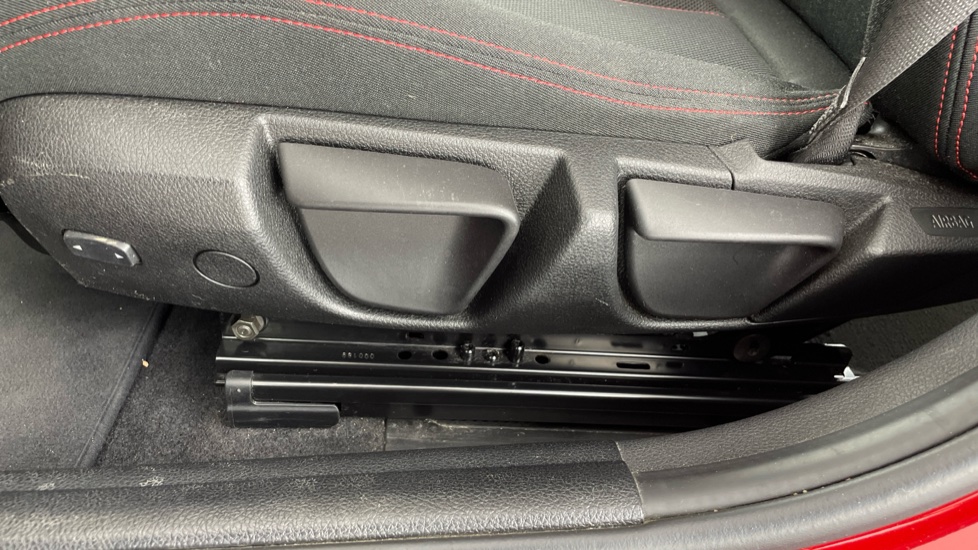 BMW 1 Series 118i [1.5] Sport 5dr [Nav] Step Auto Petrol Hatchback - Image 26