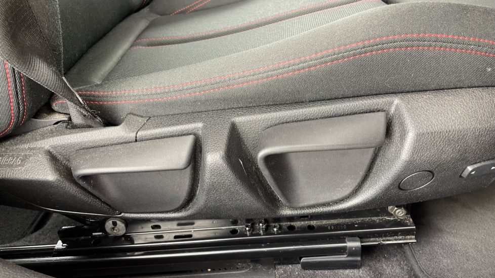 BMW 1 Series 118i [1.5] Sport 5dr [Nav] Step Auto Petrol Hatchback - Image 44