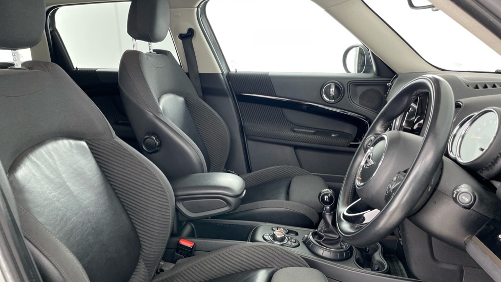 MINI Countryman 2.0 Cooper D 5dr Auto Diesel Hatchback - Image 11