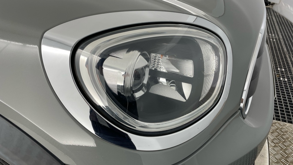 MINI Countryman 2.0 Cooper D 5dr Auto Diesel Hatchback - Image 23