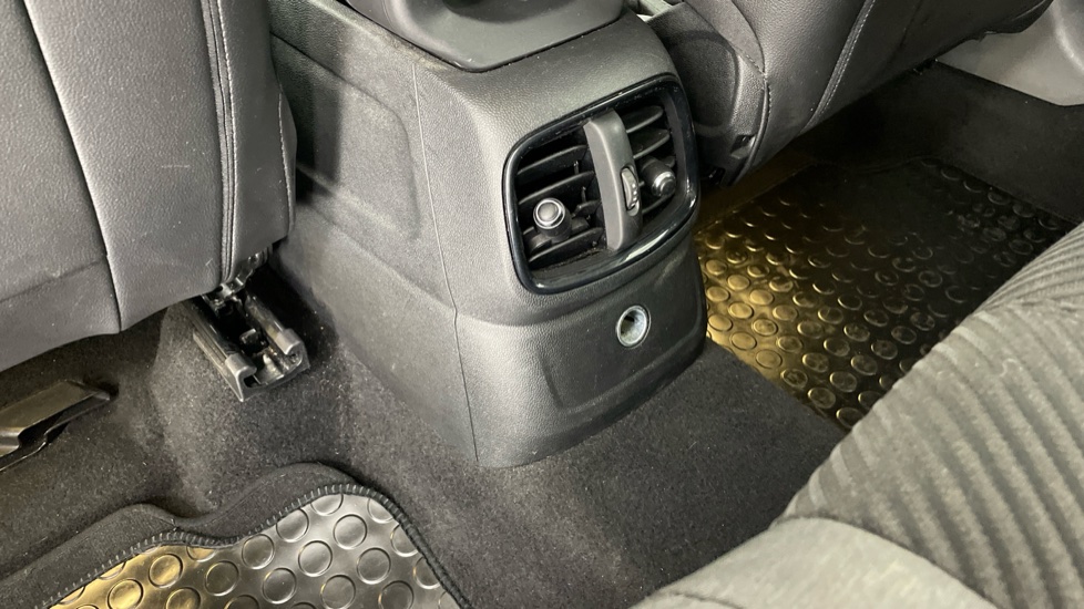 MINI Countryman 2.0 Cooper D 5dr Auto Diesel Hatchback - Image 32