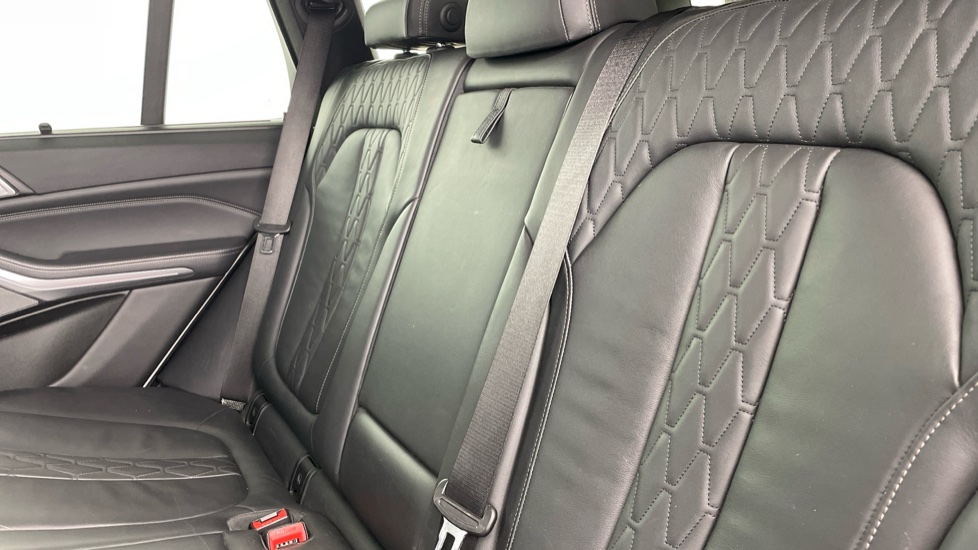 BMW X5 xDrive40i M Sport 5dr Auto Petrol Estate - Image 12