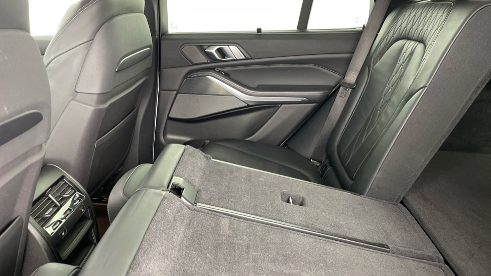 BMW X5 xDrive40i M Sport 5dr Auto Petrol Estate - Image 35