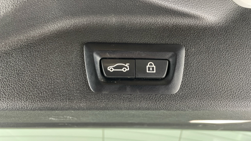 BMW X5 xDrive40i M Sport 5dr Auto Petrol Estate - Image 40