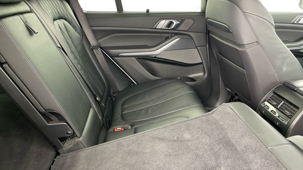 BMW X5 xDrive40i M Sport 5dr Auto Petrol Estate - Image 48