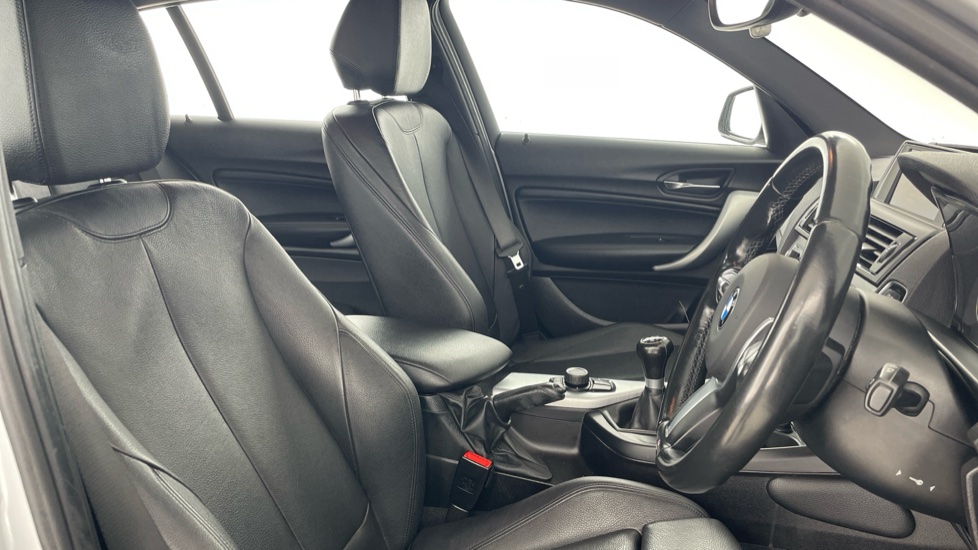 BMW 1 Series 116i M Sport 5dr Petrol Hatchback - Image 11