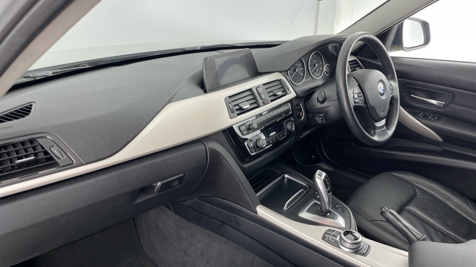 BMW 3 Series 320d SE 4dr Step Auto Diesel Saloon - Image 7